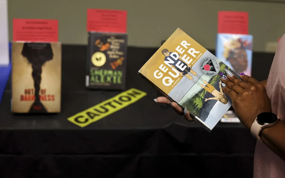Books about LGTBIQ+ stories and racial minorities, in the crosshairs of censorship attempts in the United States