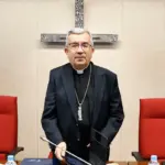 Los obispos acusan al Gobierno de “intervenir” la vida civil y guardan silencio sobre el informe de la pederastia