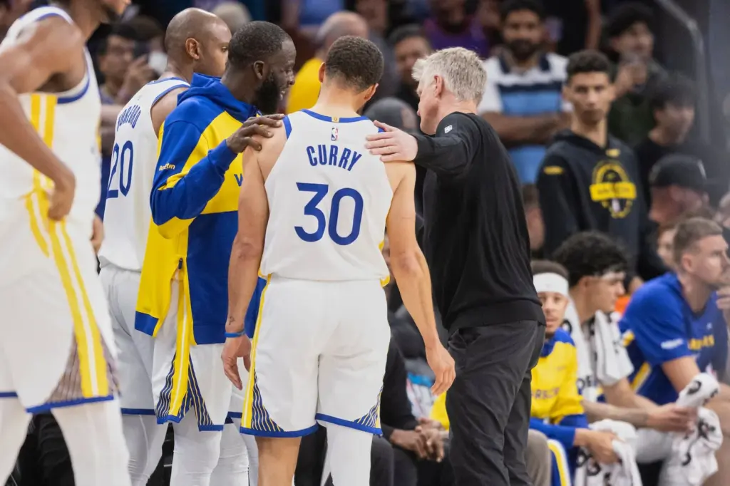 Stephen Curry's Warriors miss the playoffs and foresee the end of an era