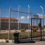 A week in Valdemoro prison: eight mobile phones, more than 150 pills and half a kilo of drugs