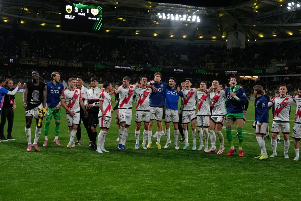 El Rayo shows its courage in Athens and reaches historic European semifinals