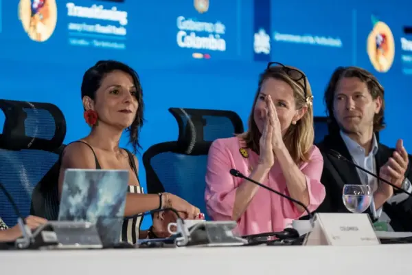Half a hundred countries launch a coalition in Santa Marta to promote the end of the fossil era "without taboos"