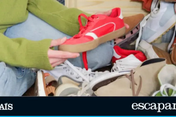 The compact shoe organizer that saves space at home: holds up to 12 pairs