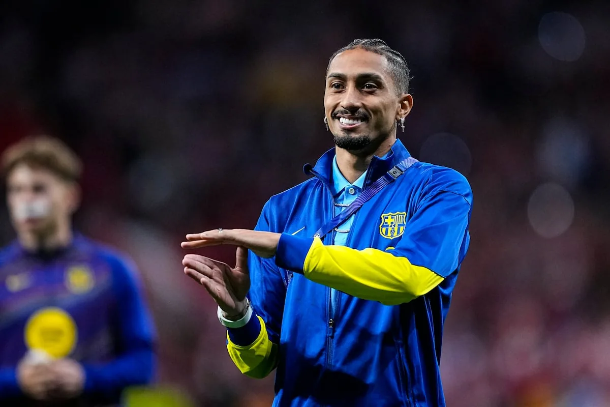 Raphinha's reaction after the elimination at the Metropolitano: accuses the referee of robbery, sends a message to the fans, and apologizes