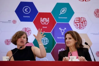 The progressive summit seeks solutions against populism: curbing business with public services and taxing the ultra-rich