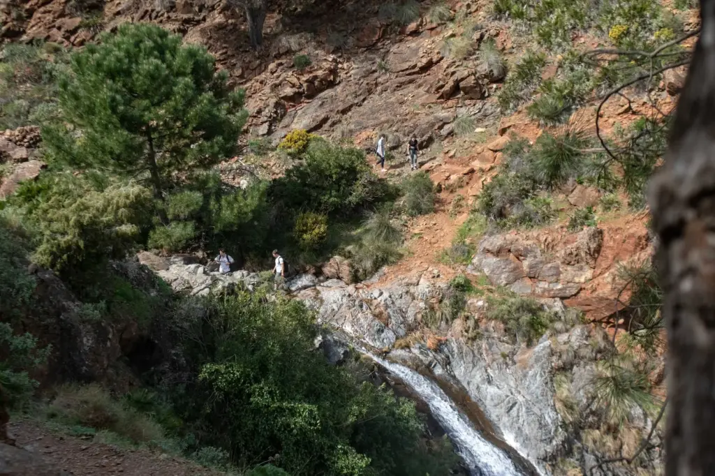 Tolox, the perfect trip in Málaga: waterfalls, mountain trails, and tolita soup at the gateway to the Sierra de las Nieves