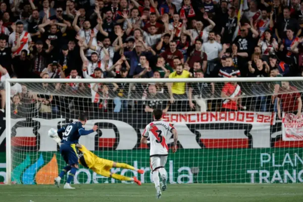 Camello unleashes madness in Vallecas and Espanyol is still winless in 2026