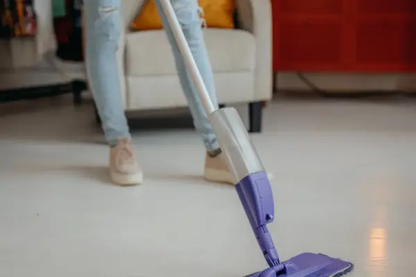 Say goodbye to floor marks with this spray mop that traps all the dust