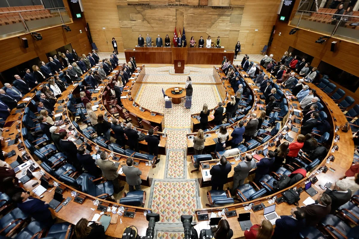 Madrid boosts the budget for its deputies' taxis to 270,000 euros per year, whose salaries have been raised four times in two years