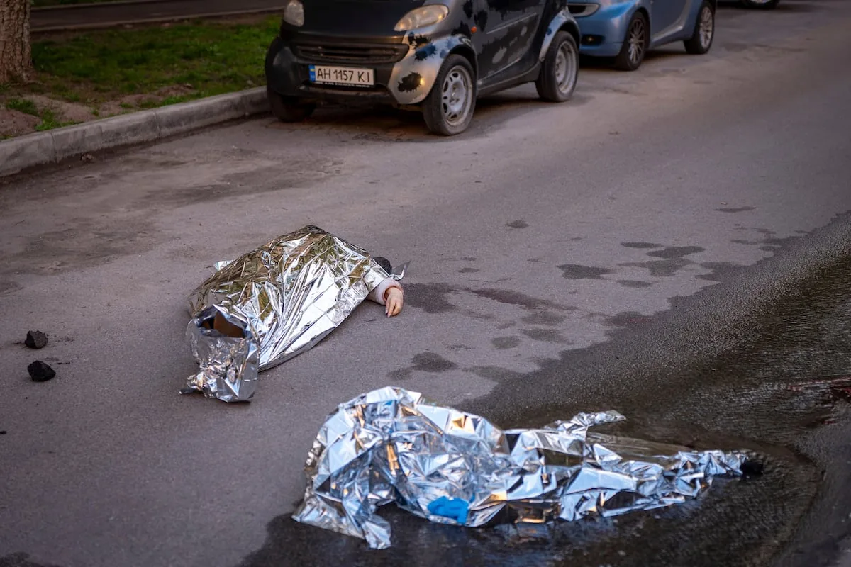The cowardice of two police officers during a shooting sparks outrage in Ukraine