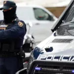 The police arrest a man for shooting pellets at a school in Granada, injuring two minors