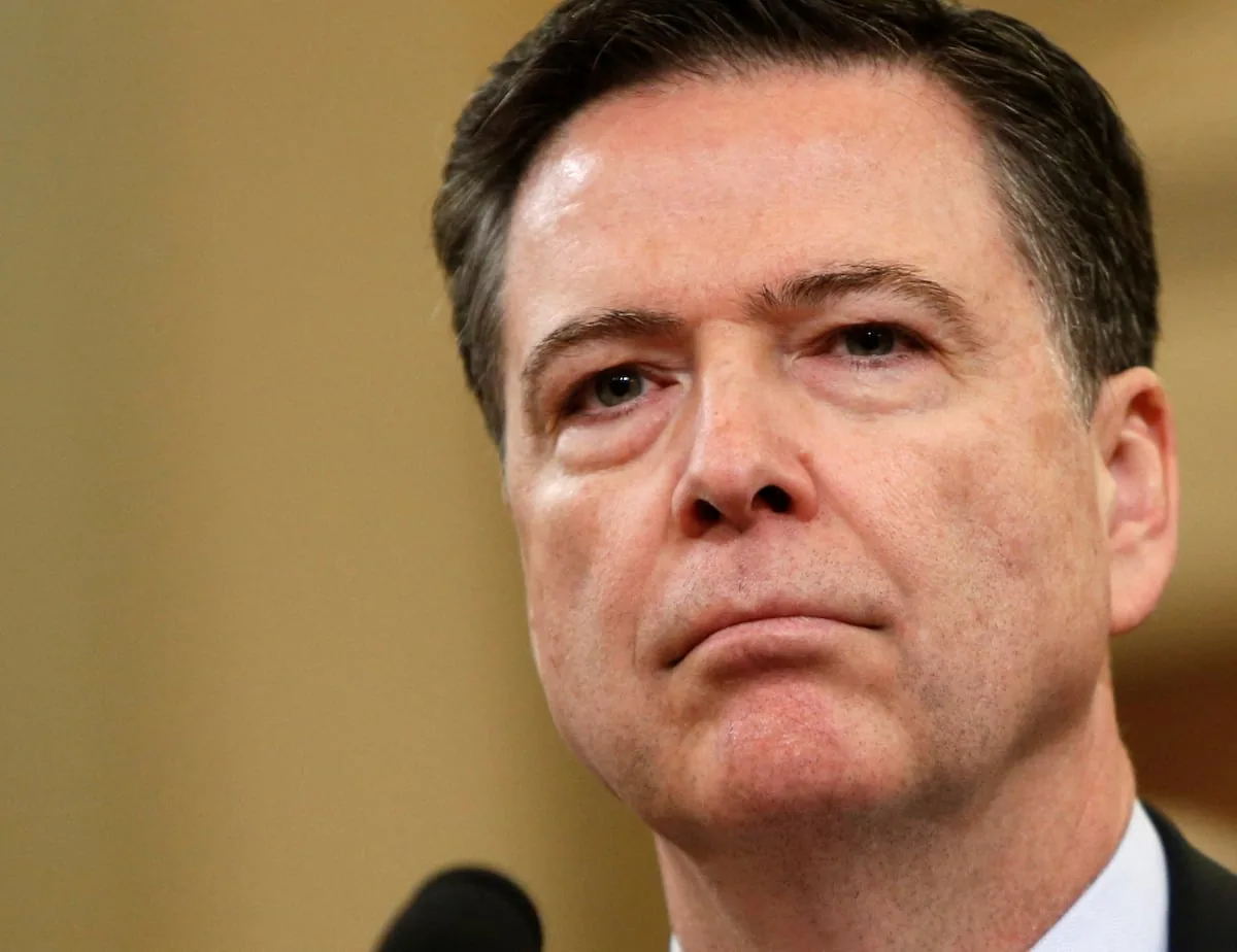 El Departamento de Justicia imputa al exdirector del FBI James Comey por supuestas amenazas de muerte contra Trump