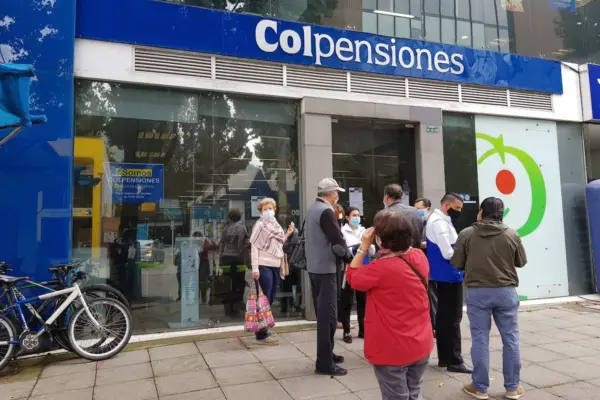 El Gobierno ordena trasladar 7.000 millones de dólares desde los fondos privados a Colpensiones