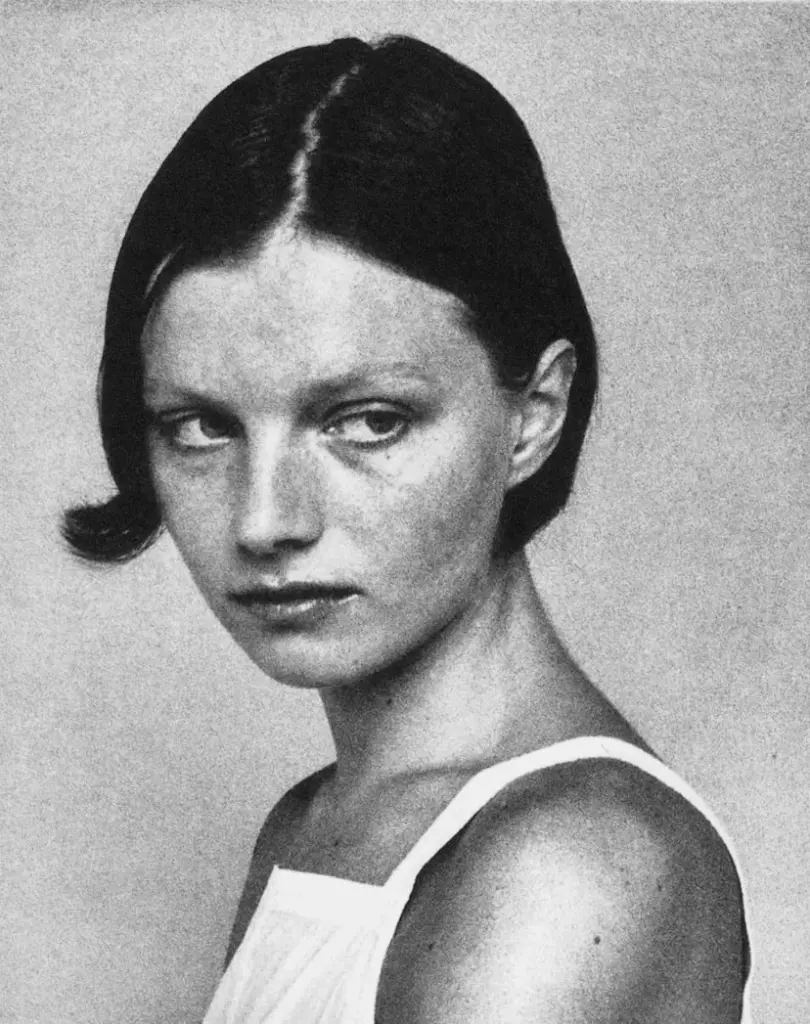 The challenge of photographer Jack Davison: three days in London and 111 portraits (37 per day)