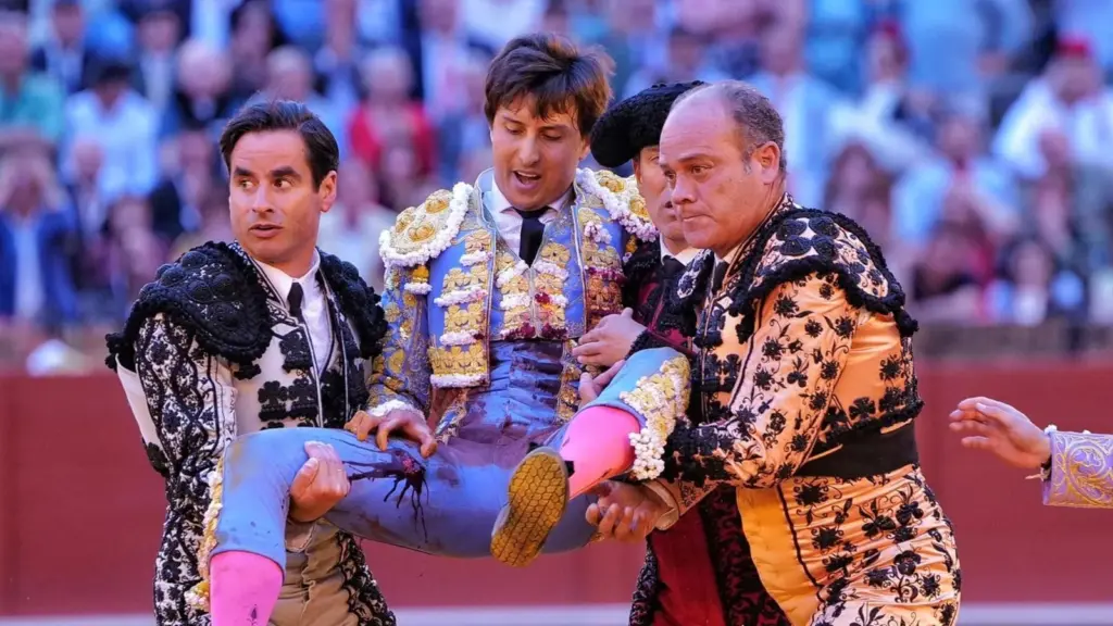 Serious goring for Roca Rey at La Maestranza