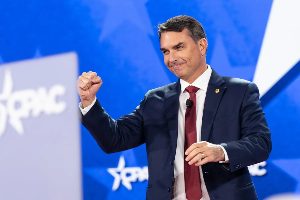Bolsonaro son, investigated for slander against Lula in a message about the Brazilian president, Maduro, and drug trafficking