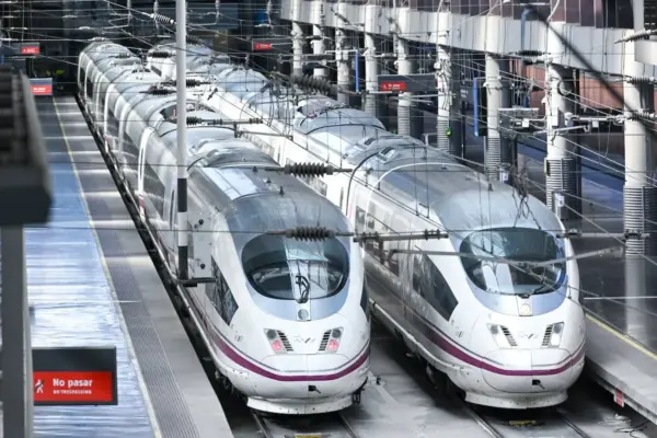 High-speed train delays between Madrid and Andalusia due to an incident involving track machinery