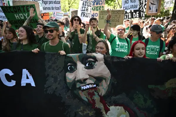 Madrid teachers, from Early Childhood to university, take to the streets: “Public education is in serious danger”