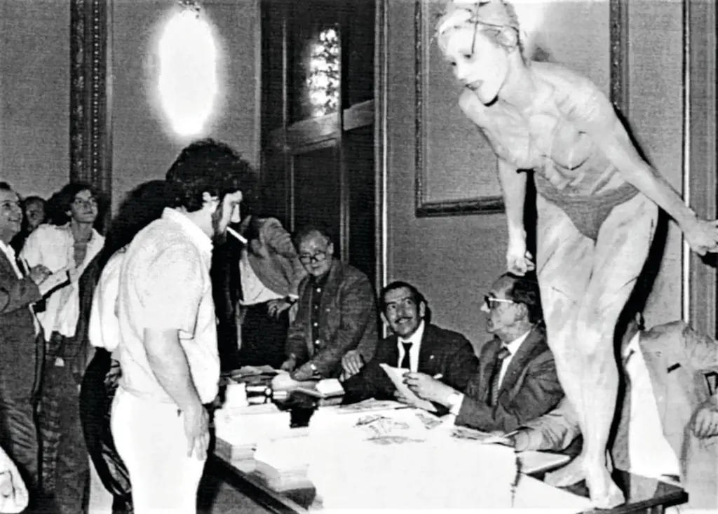 The opening of the Círculo de Bellas Artes, an explosion of irreverence and creativity
