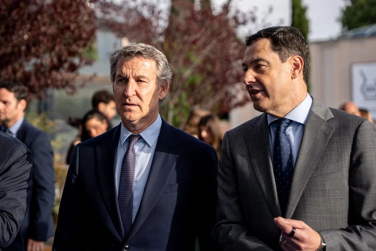 Moreno and Feijóo enter the healthcare battle over the doctors' strike despite the waiting lists having been an issue in Andalusia for some time