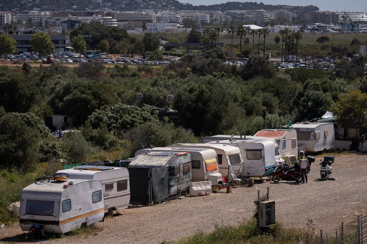Ibiza will evict 200 workers from their settlements on the eve of the season