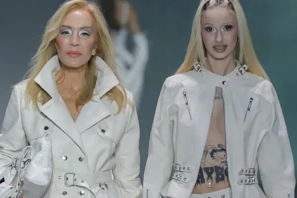 Carmen Lomana walks with Metrika at Dominnico's tenth anniversary: "We represent ourselves to the world through clothing"