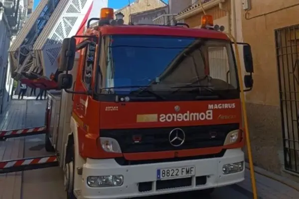 Two dead after scaffolding collapses at a construction site on a street in Benidorm