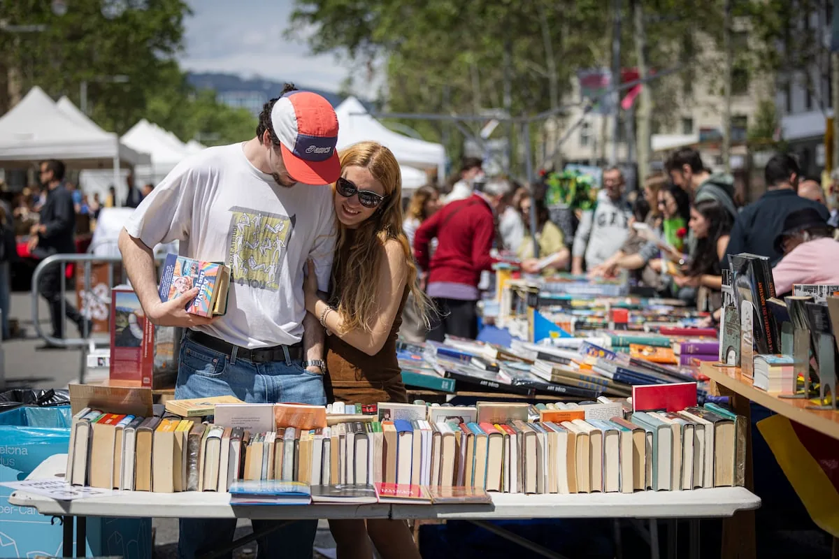 Sant Jordi starts with a vigorous defense of public libraries