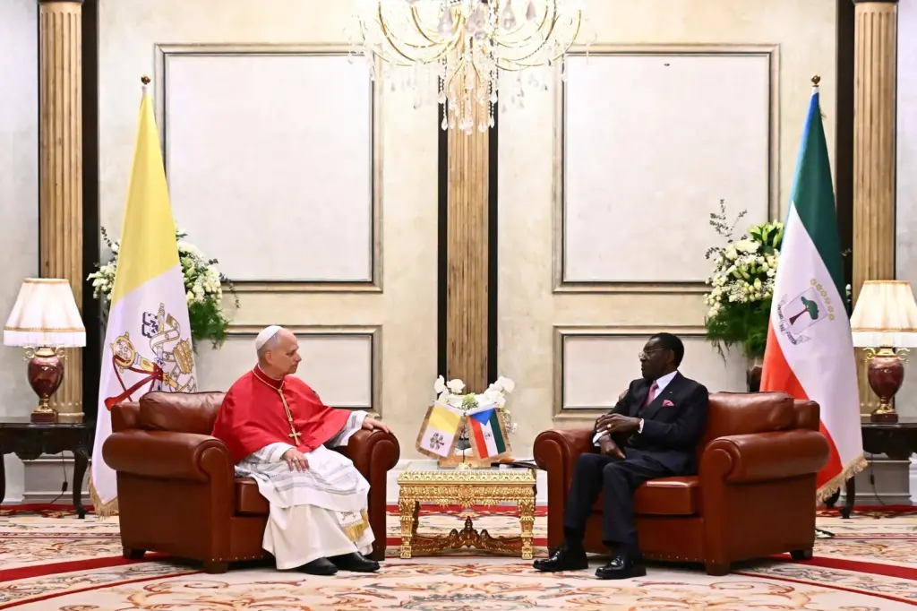 The Pope criticizes before Obiang “the will to dominate, arrogance and discrimination”