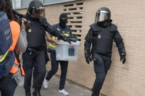 The Supreme Court authorizes the Mossos to destroy the evidence of the 1-O referendum, but orders to keep a sample of each one