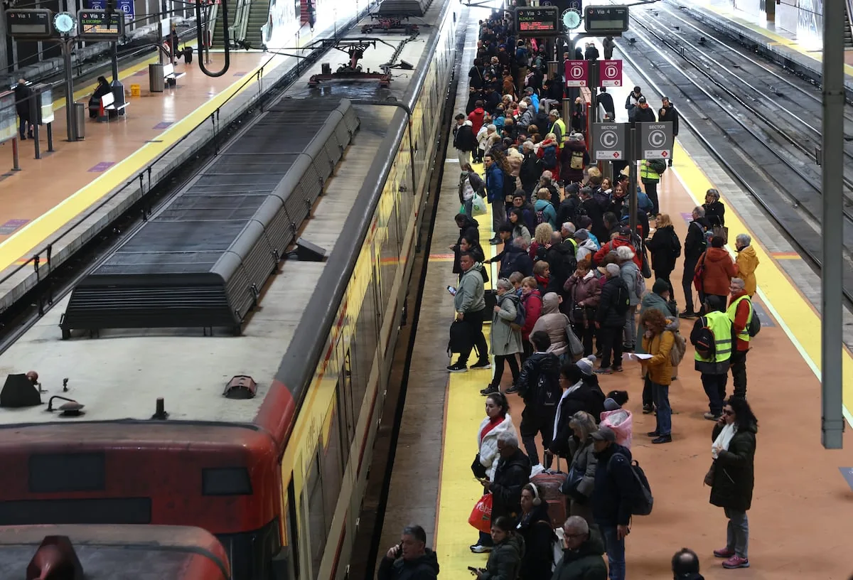 An early morning breakdown in Atocha causes railway chaos across almost the entire commuter rail network during rush hour: “The train is lurching”