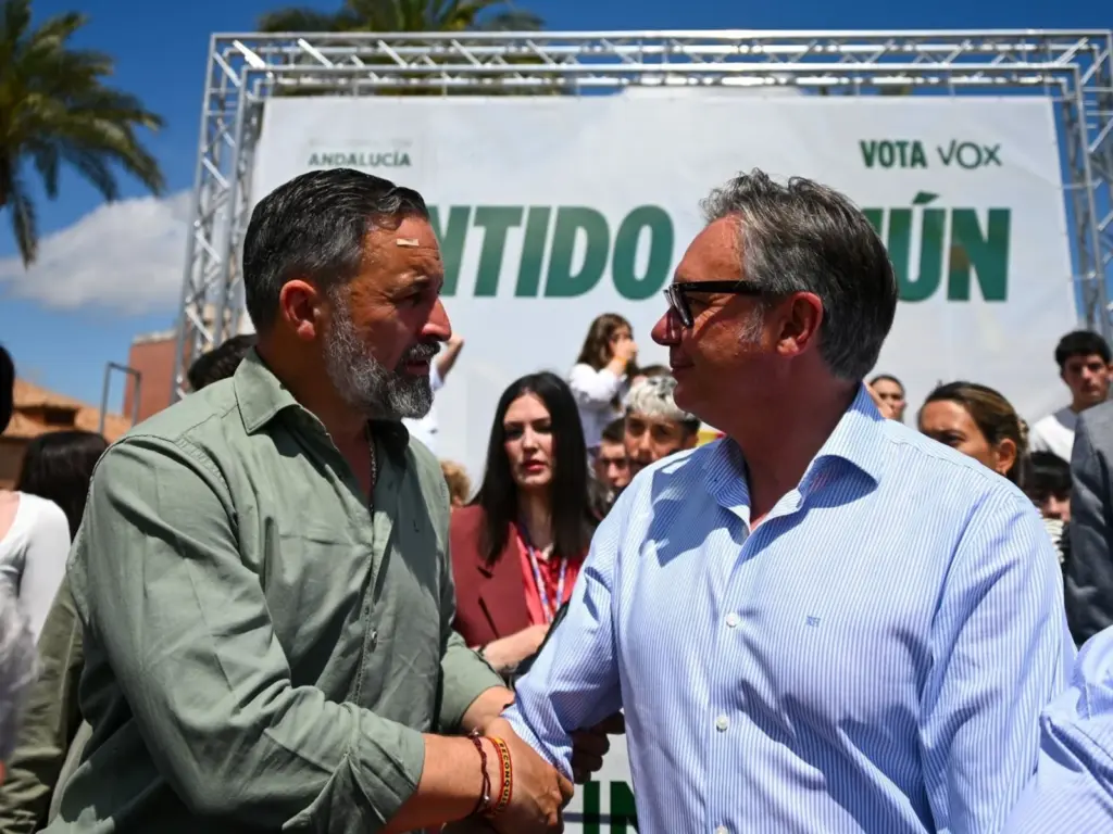 Feijóo breaks into the day of mourning for the two civil guards attacking the Government
