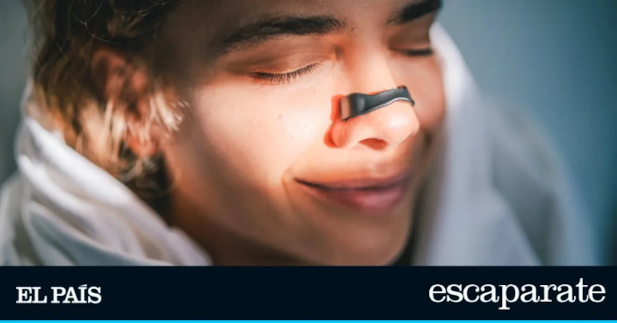 Nasal strips used by athletes like Carlos Alcaraz that help breathe better while sleeping, in daily life, and during sports