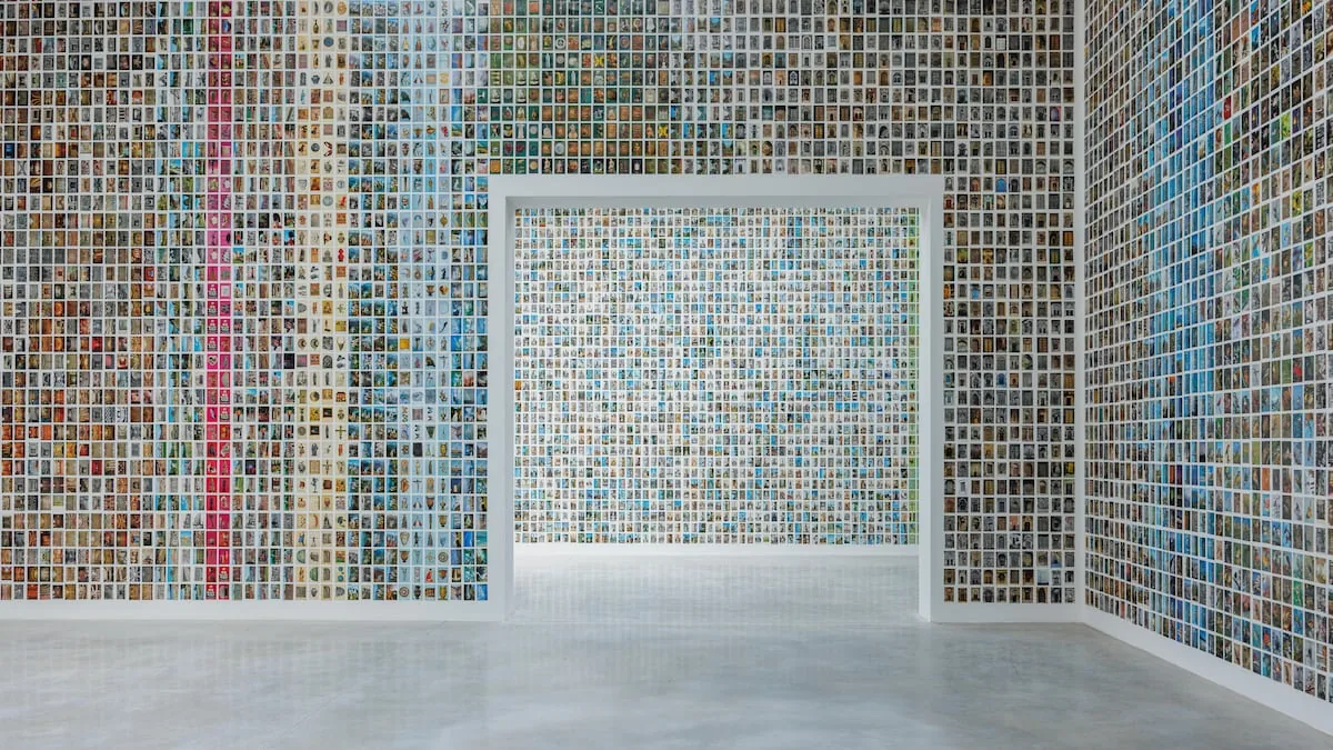 The Spain Pavilion at the Venice Biennale suspends its opening due to a strike against Israel
