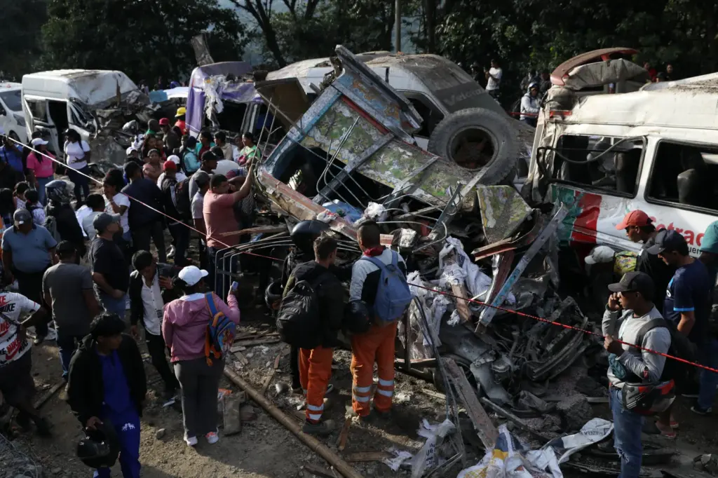 A terrorist attack on the Pan-American Highway causes at least 14 dead and nearly 40 injured