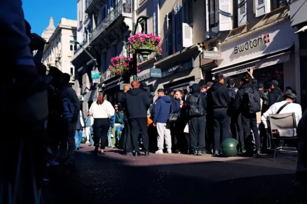 Madness in Barcelona over the sale of a Swatch collection inspired by luxury watches