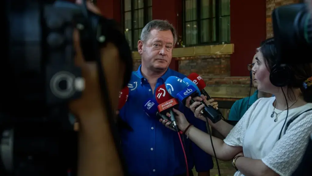 The Basque Security Minister "regrets" the Ertzaintza charges against Flotilla activists, but speaks of "provocations"