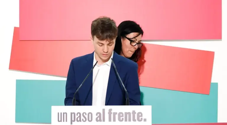 Eva García Sempere and Eduardo Rubiño hold a press conference representing the four organizations of the political space formed by Movimiento Sumar, Comuns, Más Madrid, and Izquierda Unida.
