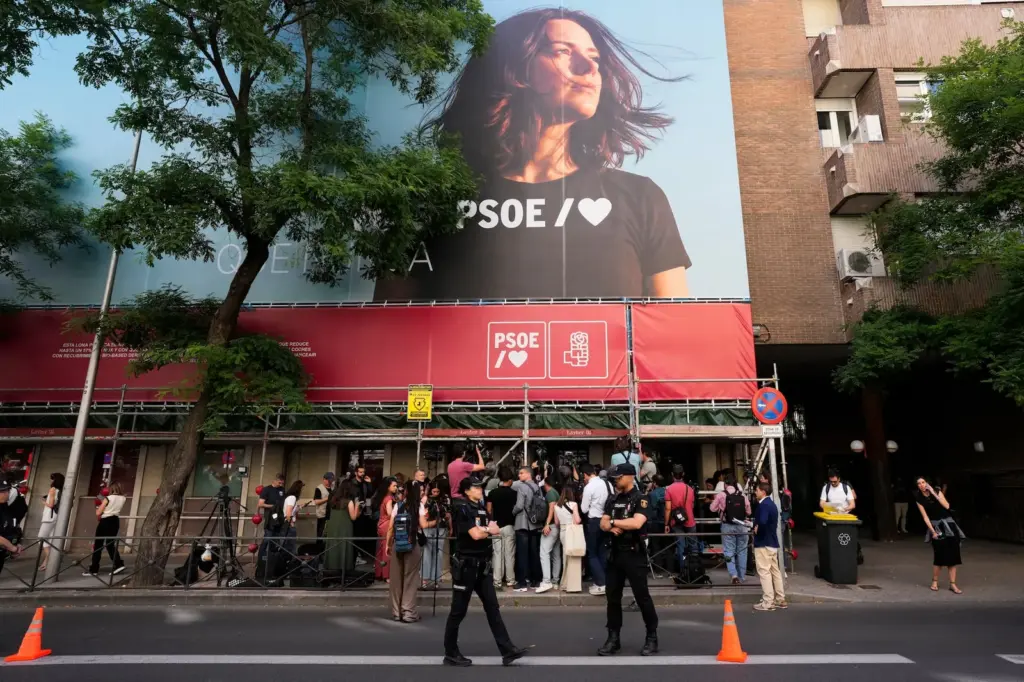 Why did the judge send the UCO to the PSOE headquarters? What is being investigated? Questions and answers about the case