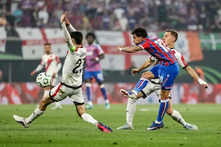 Y Vallecas convirtió el duelo en fiesta