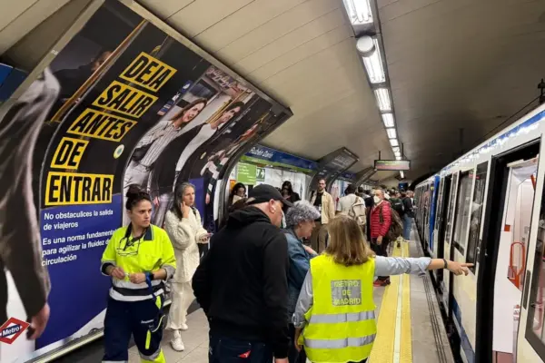 The incident in the metro sparks criticism from the opposition in the Community of Madrid: “It is the most serious suffered by the subway”