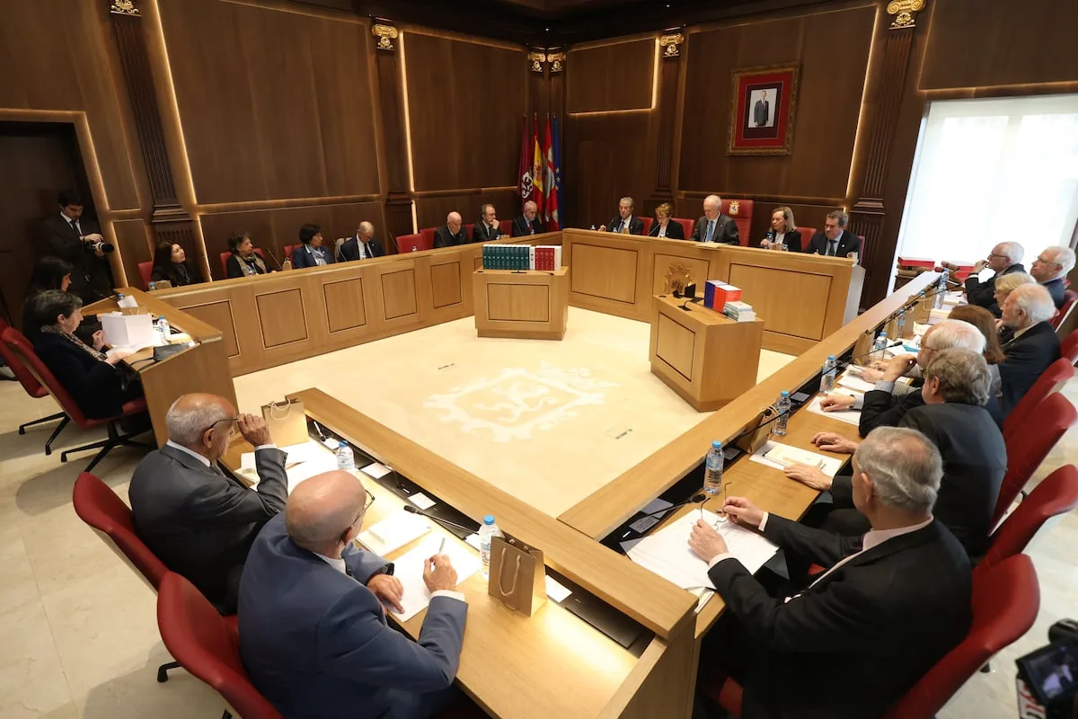 Luis Mateo Díez on Sergio Ramírez, at the RAE plenary: “He maintains the temper of his radical testimony against the dictatorship that exiled him”