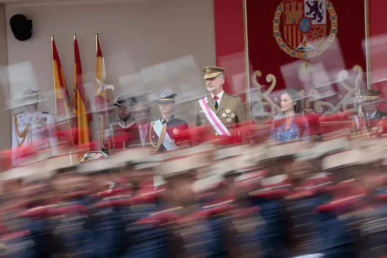 The King praises “the effort and brilliance” of Leonor de Borbón's military career