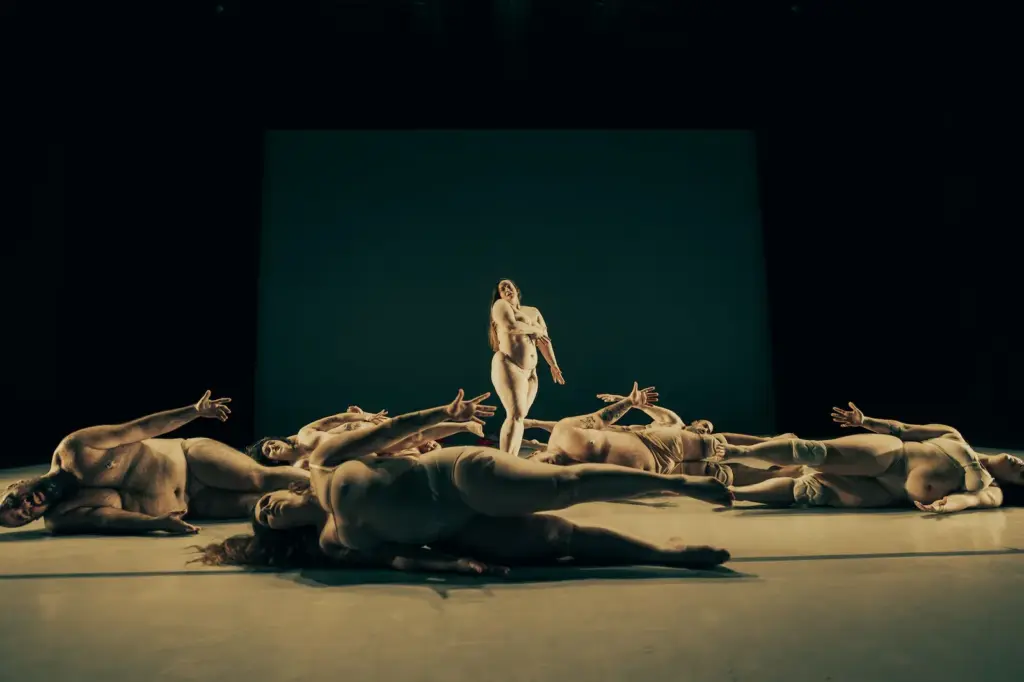 ‘Sacresize’: activist dance for “fatness”