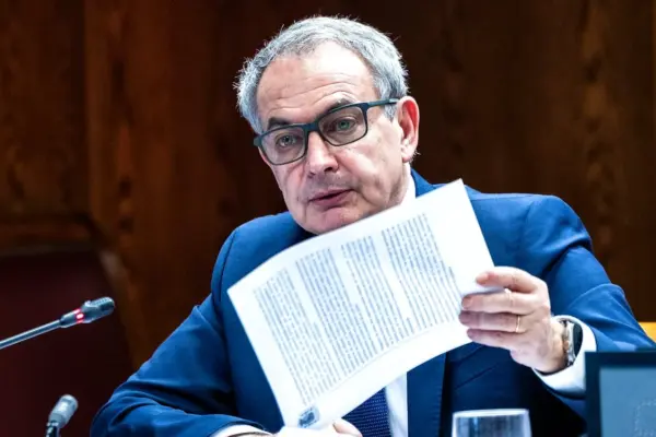 The “initiative” of ‘Gertru’, a “bodyguard” and six emails: the UDEF’s clues about Zapatero and the Dubai ‘offshore’