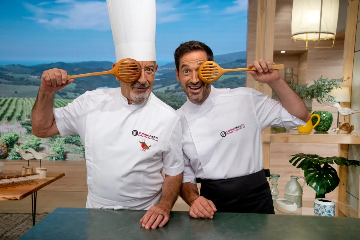 El veterano Karlos Arguiñano cede su cocina en Antena 3 a su hijo Joseba un día a la semana