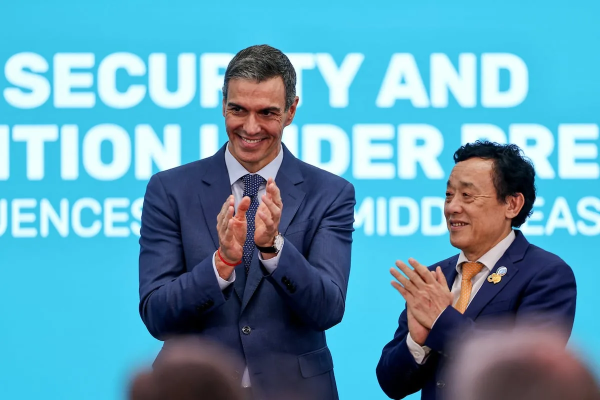 Sánchez unleashes his international leader side in Rome before seeing the Pope: “Hunger is a cheaper weapon than missiles”