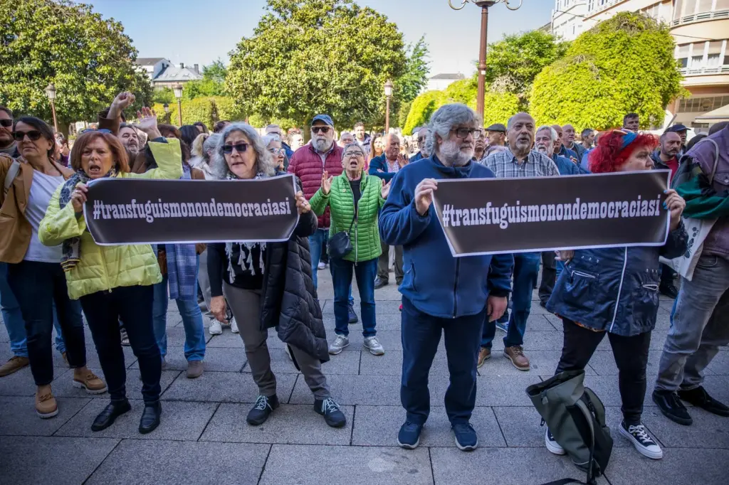 The PP buries 27 years of left-wing governments in Lugo thanks to a pact with a socialist defector