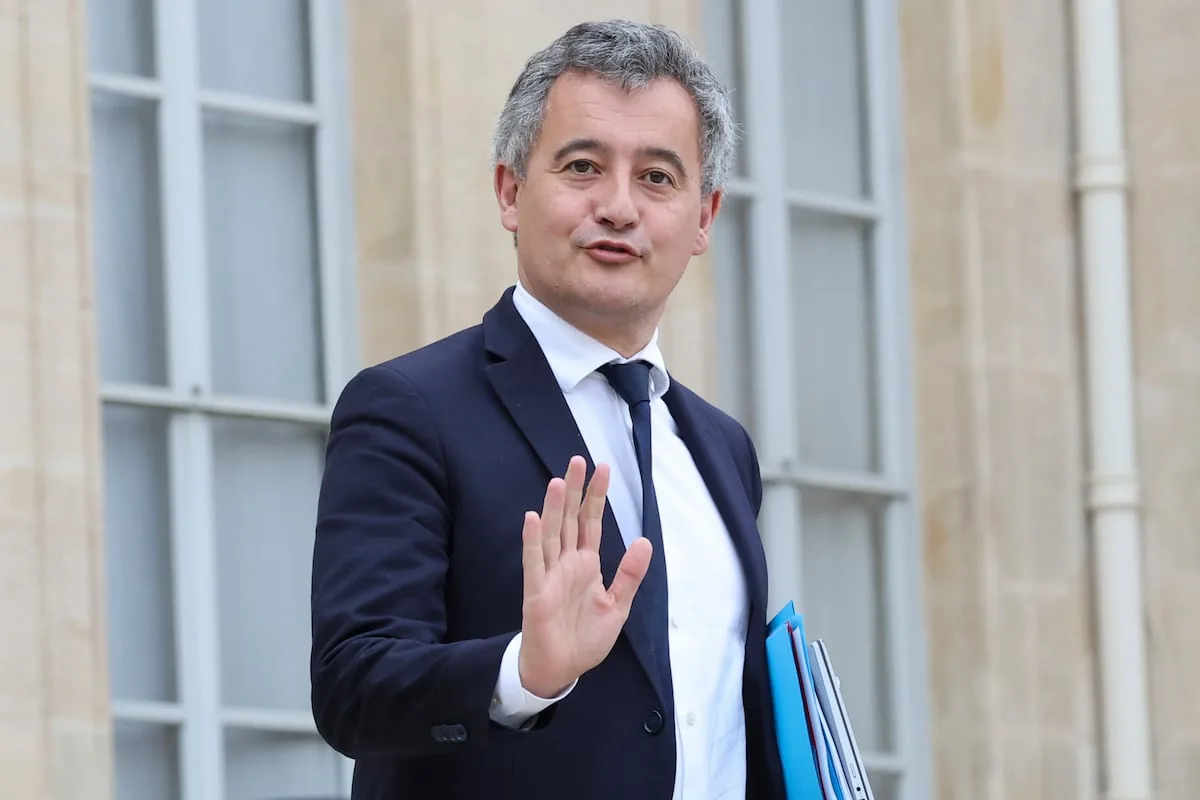 The French Minister of Justice proposes to completely restrict immigration for three years