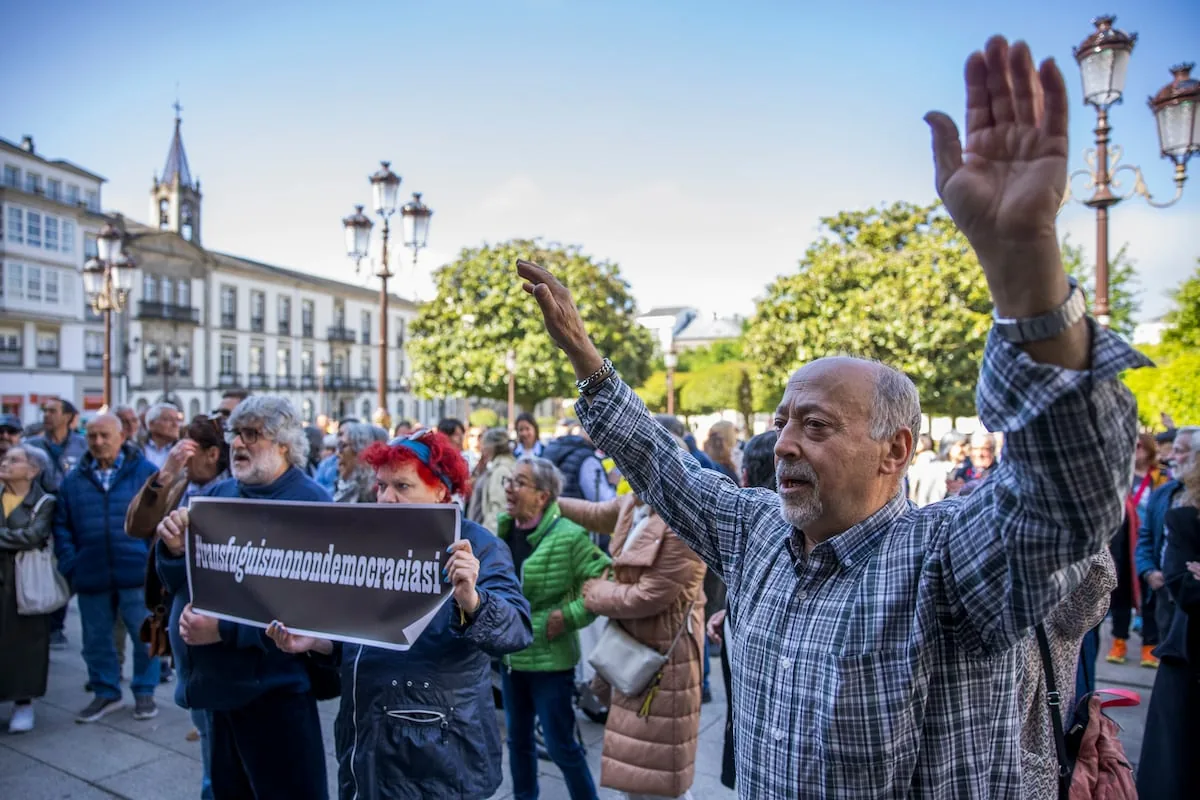 The PP buries 27 years of left-wing governments in Lugo thanks to a pact with a socialist defector